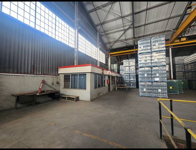18,423M² WAREHOUSE TO LET IN ROODEKOP